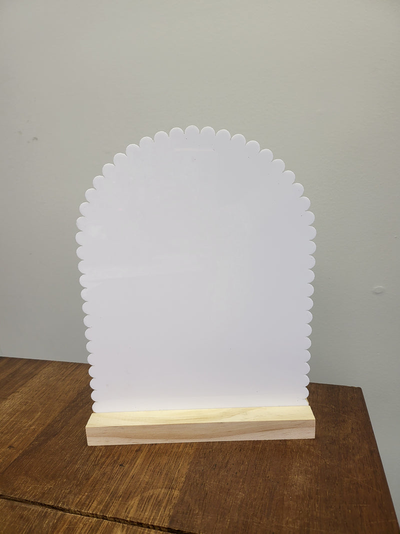 3mm White Acrylic Scalloped Arch with wooden Stand